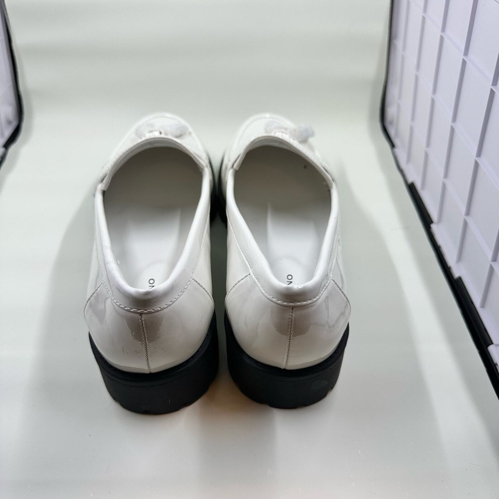 Bandolino Tassel Lug Sole Loafers 9M White Patent Leather Preppy Academia - Picture 6 of 9